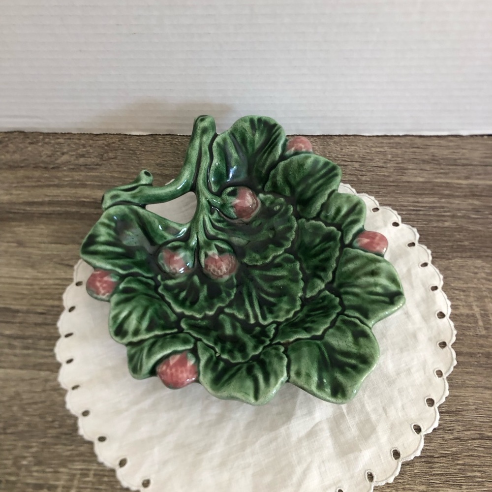 Vtg Hand Painted Ceramic Berry Bowl